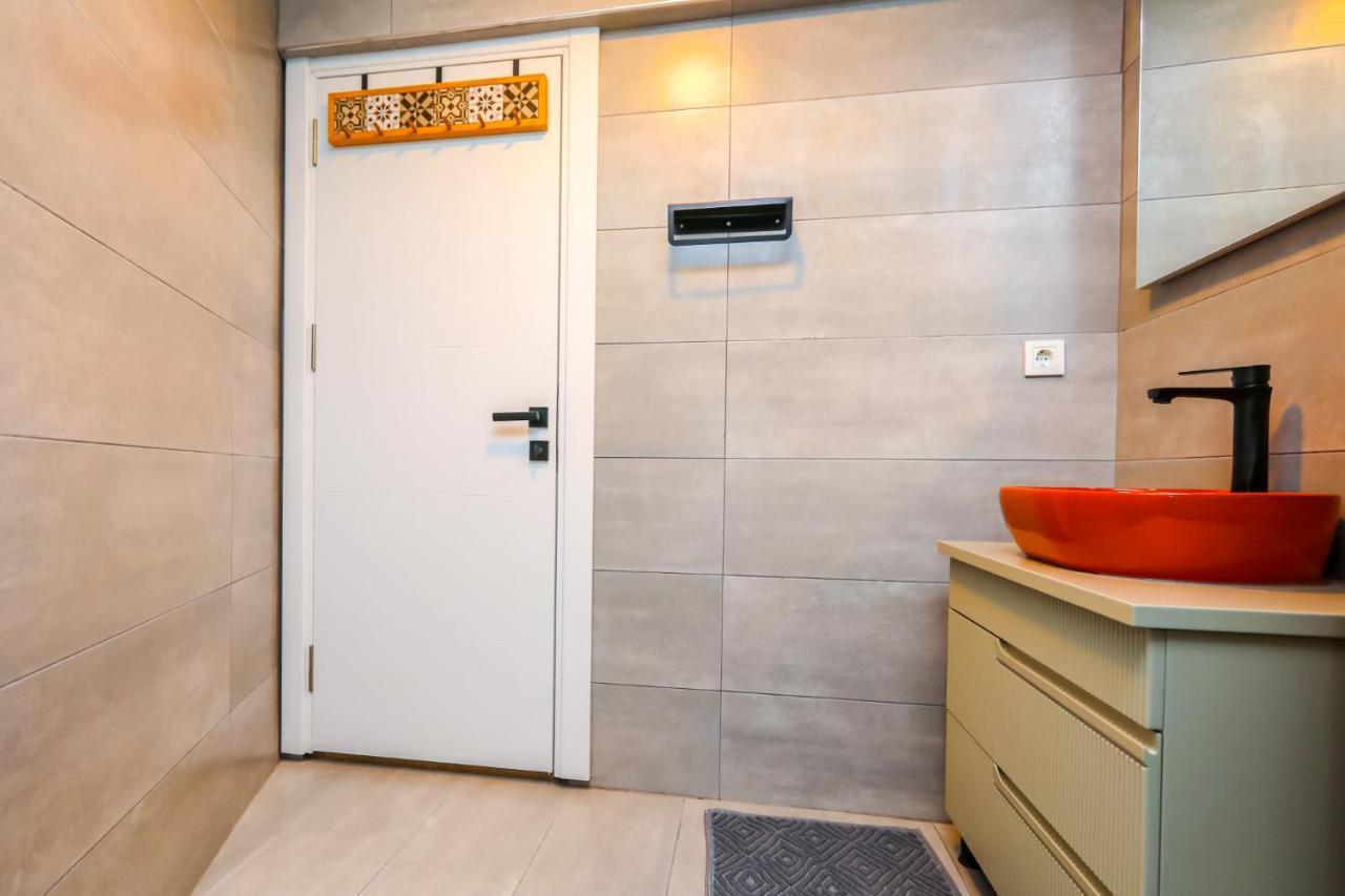 Vibrant Flat 500 M To Uskudar Ferry Station Apartment Istanbul Ngoại thất bức ảnh